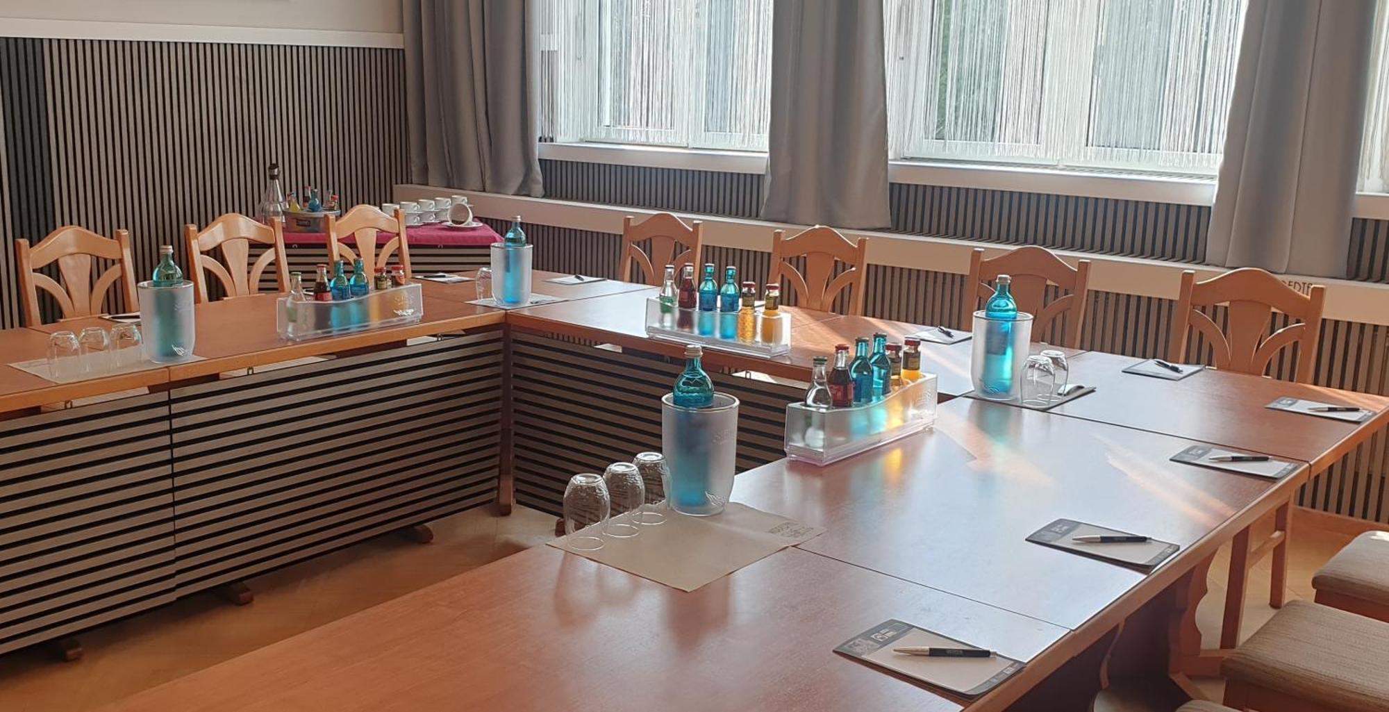 Hotel Wippertal Bernburg Esterno foto